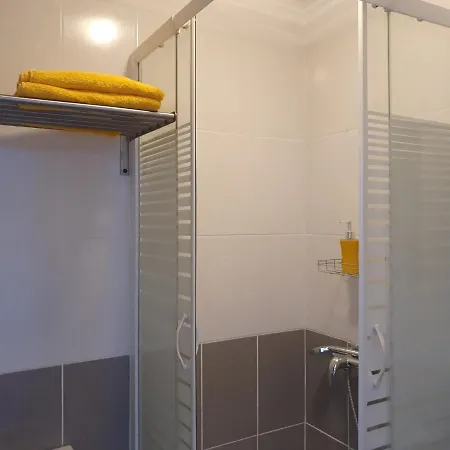 Le Du Palais De La *